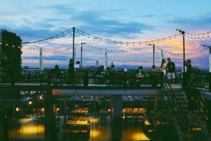 Chia sẻ những quán nhậu ở Hải Phòng nhất định phải đến 1 Sunset Beer – Món ăn phong phú và tươi ngon